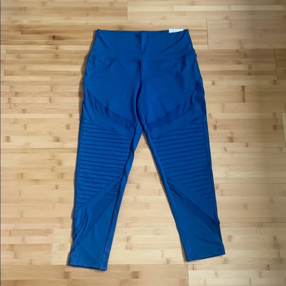 American Eagle Outfitters Pants - Aerie Move High Waisted Moto 7/8 Legging